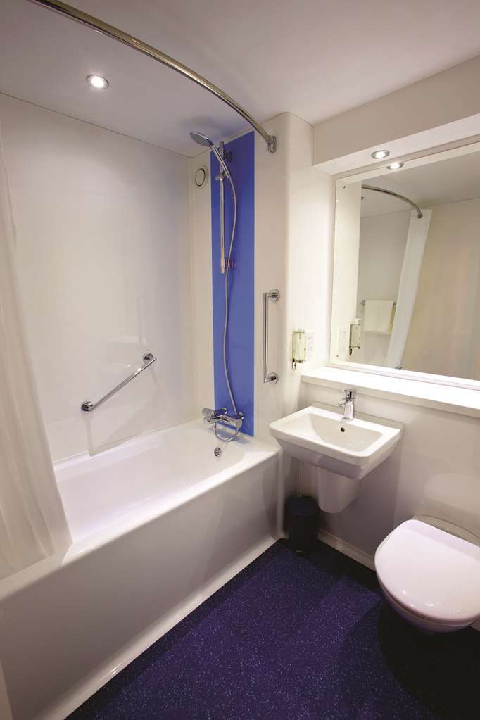 Travelodge Nottingham Riverside Habitación foto